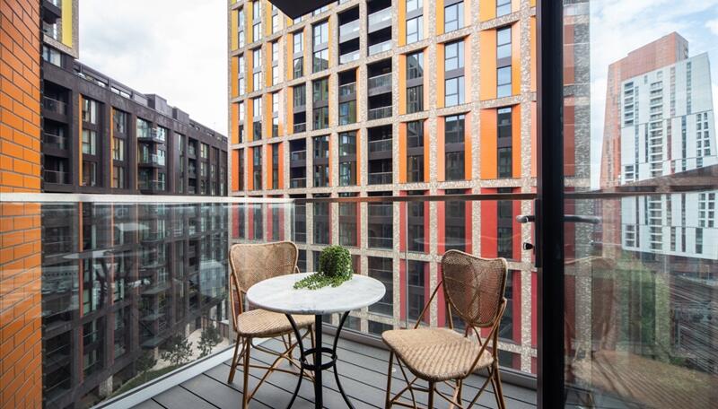 4 Thornes House, 6-8 Charles Clowes Walk, London